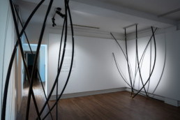 Installation artistique réalisée avec des câbles – Pavillon Carré de Baudoin